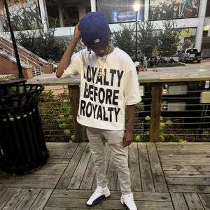 เสื้อยืดโอเวอร์ไซส์ทรงบ็อกซี่ ตัดเย็บแบบดรอปโชว์เดอร์ ขอบดิบ ผ้าฝ้าย 100% สกรีนลายตามสั่ง สำหรับผู้ชาย จากผู้ผลิตยอดนิยม - Product Image 1