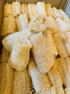 Éponge de loofah naturelle et biologique, exfoliant corporel pour la douche, loofah multifonctionnel pour le nettoyage de la cuisine et l'exfoliation de la peau - Product Image 2