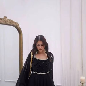 Siyah Suni Georgette El İşçiliği Anarkali Takı<span class=keywords><strong>m</strong></span> Elbise Suni Georgette Ağır El İşçiliği Anarkali Elbise ve Pantolon Dupatta İle - Product Image 1