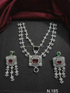 Collier de forme carrée en diamant américain double couche plaqué or avec boucles d'oreilles Parure de bijoux de mariage de luxe - Product Image 4