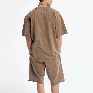Nouvel ensemble 2 pièces tendance pour homme : T-shirt respirant uni personnalisé imprimé délavé à l'acide et short de sport décontracté - Product Image 2