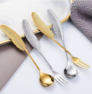 Juego de cubiertos de metal de acero para cocina, hechos a mano, decorativos, con mango único, estilo Royal, con acabado espejado. - Product Image 1