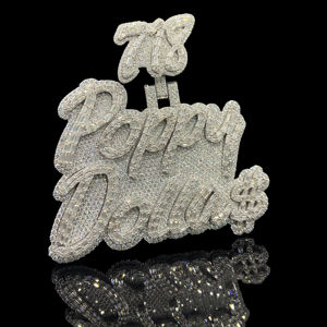 Colgante Hip Hop Personalizado con Diamantes de Imitación, Chapado en Oro, Estilo Ice Hustler - Product Image 1