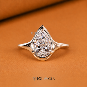 Bague de fiançailles solitaire à trois griffes avec diamant poire, bague de mariage pour femme, bague de promesse avec diamant de laboratoire - Product Image 1