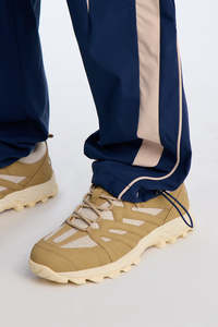 กางเกงขายส่งผู้ชายสีกรมท่าแบบมีแถบข้าง กางเกงวินด์เบรกเกอร์น้ำหนักเบา ทอแบบลำลอง สไตล์สตรีทแวร์ ผู้ผลิตกางเกงผู้ชาย - Product Image 2