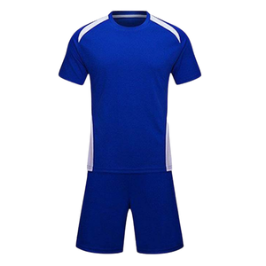Ensembles d'entraînement de football à rayures sur les épaules, maillot à col rond et short unisexe, séchage rapide, écologique, polyester anti-humidité - Product Image 1