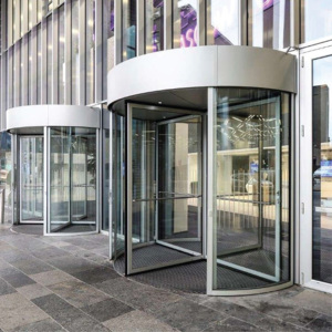 Porte tournante automatique pour hôtel, verre trempé imperméable, finition haut <span class=keywords><strong>de</strong></span> gamme et solution d'entrée intelligente pour bâtiments <span class=keywords><strong>de</strong></span> luxe - Product Image 1