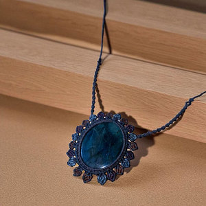 Collar con Colgante de Labradorita Negra Hecho a Mano, Estilo Boho, con Piedra Brillante, Joyería Curativa, Venta al Por Mayor - Product Image 3