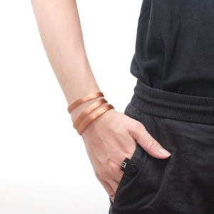 Chất Lượng Cao 100% Custom Logo Đồng Nguyên Chất Rắn Đồng Vòng Đeo Tay Đồng Còng Cho Nam Giới Và Phụ Nữ Với Nam Châm - Product Image 2