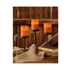 Lanterne à bougie en métal rustique avec détails artistiques en fer pour les tables de jardin, les rassemblements sur balcon et les occasions festives - Product Image 1