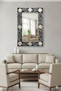 Grand miroir mural artisanal avec incrustations en os, meuble de luxe fait main pour chambre et salon, provenant d'Inde. - Product Image 6