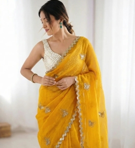 Sari de Mezcla de Seda Bordado y Adornado KV, Reversible, Sin Arrugas, Listo para Fiestas, Estilo Bollywood - Product Image 5