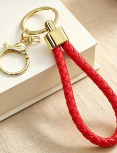 EL CLASICO OVERSEAS Llavero Multifuncional de Cuerda Trenzada con Clip Metálico Resistente, Porta Llaves Portátil para Llaves de Coche, Casa y Bolsos - Product Image 1