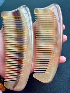 Peigne démêlant artisanal en corne naturelle, écologique, moderne et antistatique pour hommes et femmes, pour des cheveux lisses et un toilettage unique fait main - Product Image 6
