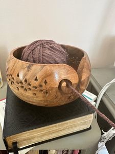 Support à fil en bois fait main simple et portable pour le tricot et le crochet – Organisateur d'accessoires de luxe pour le fil - Product Image 6