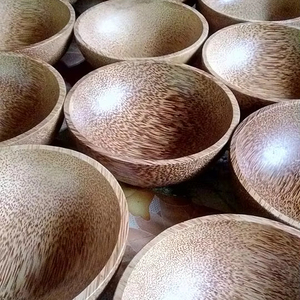 Bol en bois de coco de haute qualité, fabriqué à la main au Vietnam, respectueux de l'environnement, vente en gros, approvisionnement direct usine, marché d'exportation - Product Image 1