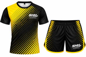 Ensemble d'entraînement personnalisé noir et jaune sublimé de haute qualité pour hommes – T-shirt et short de sport performants à séchage rapide – Uniforme d'équipe pour la gym - Product Image 1
