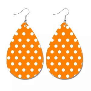 Pendientes antiguos de moda hechos a mano para mujer, logotipo personalizado, diseño de corazón ovalado, piel sintética, mejor precio, joyería creativa - Product Image 6