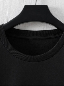 T-shirt surdimensionné pour homme avec logo personnalisé – Impression DTF DTG de haute qualité, tee-shirt streetwear pour la mode urbaine et le quotidien - Product Image 3