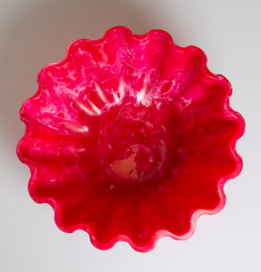 Bol de service artisanal en résine polie, qualité alimentaire, écologique, design élégant effet marbre Aqua Swirl pour fêtes, repas et décoration intérieure - Product Image 1