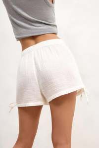 Shorts décontractés blancs en coton vintage respirant pour femme, taille mi-haute élastique, coupe ample unie avec détails de rubans et cordon de serrage - Product Image 6