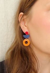 Boucles d'oreilles en résine époxy faites à la main avec des couleurs et des motifs uniques, accessoires de mode élégants pour femmes, filles et cadeaux - Product Image 4