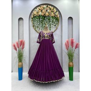 Robe de soirée XL Anarkali avec fil et travail de séquence - Product Image 5