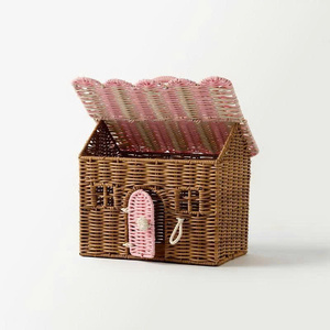 Panier de rangement en rotin rose en forme de maison, collection Sweet, fait main, élégant, pour chambre d'enfant, organisateur de jouets décoratif - Product Image 3