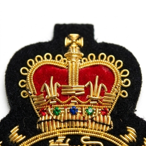 Écusson brodé personnalisé en forme de couronne dorée, à coudre, pour uniformes, vestes, casquettes et décoration de vêtements - Product Image 3