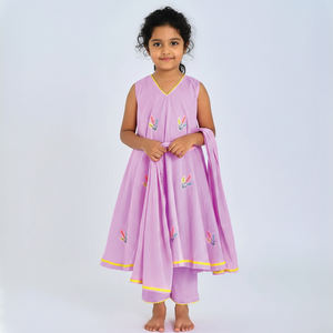 Kurti pour filles très demandé, couleur violet doux, longue, avec détails complexes, idéal pour Navratri et tenue spéciale de fête - Product Image 1