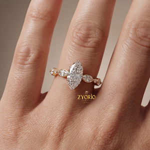 แหวนหมั้นและแหวนแต่งงานเพชรทรงมาร์คีส์ 0.82 กะรัต พร้อมเพชรทรงมาร์คีส์และทรงกลมด้านข้าง เงินแท้ 925 - Product Image 4