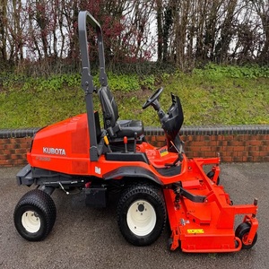 Tondeuse à gazon Kubota à vendre, équipement fiable en excellent état pour l'entretien des pelouses domestiques et commerciaux. - Product Image 2