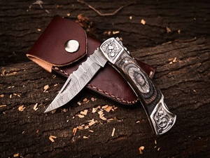 Cuchillo Plegable de Acero de Damasco de Grado Industrial Hecho a Mano con Mango de Madera y Funda de Cuero para Acampar al Aire Libre - Product Image 3