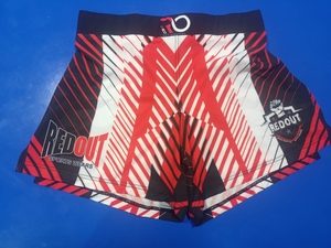 Shorts de Muay Thai confortables, fabriqués en tissu léger, avec taille élastique et coupe décontractée, parfaits pour la salle de sport et les séances d'entraînement. - Product Image 3