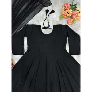 Hermoso vestido Anarkali con Dupatta para fiestas y ocasiones nocturnas - Product Image 3