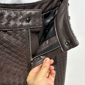 Pantalon long en cuir de mouton véritable tissé à la main pour femme, noir, taille mi-haute, respirant, style streetwear, pour l'hiver - Product Image 2