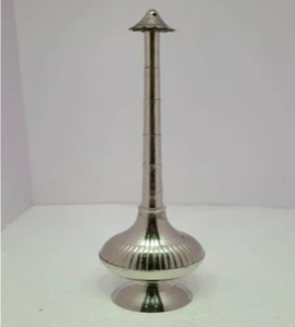Elegante rociador de agua bendita de latón plateado para ceremonias de iglesia y templo. Disponible a precios de mayorista - Product Image 1
