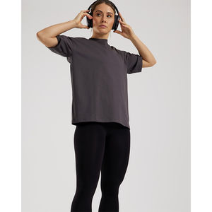 Camiseta de Mujer de Manga Corta Oversize con Diseño Único en Grafito, Transpirable, Ligera y 100% Algodón, Corte Holgado para Gimnasio y Entrenamiento - Product Image 6