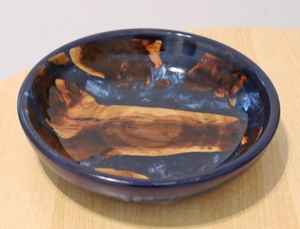 Cuenco hecho a mano de madera de castaño espaltado con resina azul caribeña, cuenco de madera con arte de olas oceánicas - Product Image 5