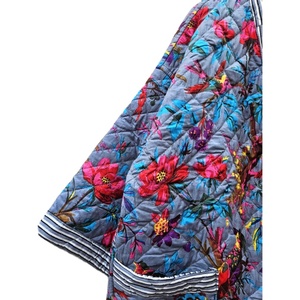 Kimono Floral de Algodón Estampado Hecho a Mano en India, Transpirable, con Cierre de Cordón, Diseño Largo y Atractivo para Mujer - Product Image 3