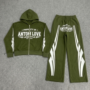 Ensemble de survêtement pour homme avec logo personnalisé, 2 pièces |   Sweat-shirt à capuche et pantalon de survêtement à imprimé flamme |   Ensemble de jogging en molleton streetwear en gros - Product Image 6