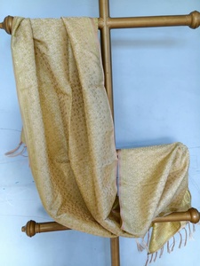 Chal de seda ligero Gilded Willow con borlas - Product Image 3
