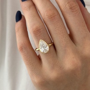 Trendy Design Pear Cut Lab Grown Diamond Bezel Set <b>Dainty</b> Split Shank 18k Yellow Gold Women's Wedding Engagement IGI <b>Ring</b> - Product Image 2