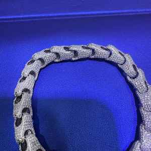 Bracelet Moissanite Plaqué Or Effet Givré 10mm Pierres VVS Couleur D Tendance Hip Hop Femme Argent Sterling 925 - Product Image 2