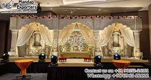 Scène de danse classique indienne élégante Arangetram USA, scène de réception de mariage de luxe style Bollywood, scène d'inspiration marocaine USA - Product Image 2