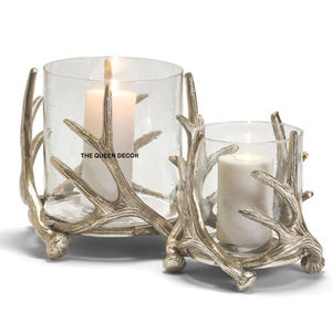 Ensemble de 2 bougeoirs de luxe en forme de bois de cerf et en verre transparent, motif dernier cri, argenté brillant, finition béton poli, unique - Product Image 1