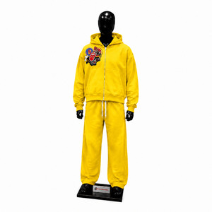 Conjunto Deportivo Amarillo con Capucha, Cierre Completo, Diseño de Personajes Bordados, Unisex, Informal, para Otoño, 100% Algodón, Corte Holgado, Estilo Hip Hop - Product Image 1
