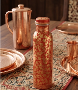Botella de agua de cobre con base roja premium y estampado de hojas doradas, elegante y ecológica, ideal para la hidratación diaria, viajes y oficina. - Product Image 4