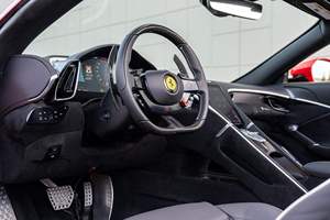 Producto NUEVO de Primera Calidad, USADO, en Perfecto Estado: Ferrari Roma-Spidder 2024 con Motor V8 Twin-Turbo de 400 hp, Listo para Usar - Product Image 2