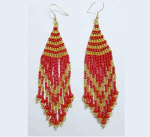 Boucles d'oreilles en perles de verre artisanales pour un style de bijoux unique, rehaussant l'identité personnelle et la mode. - Product Image 1